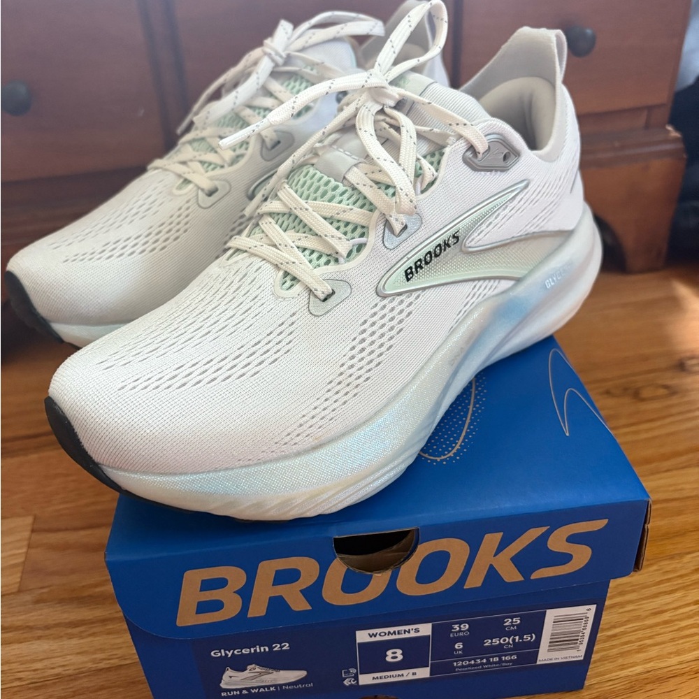 Brooks Glycerin 22 size 8